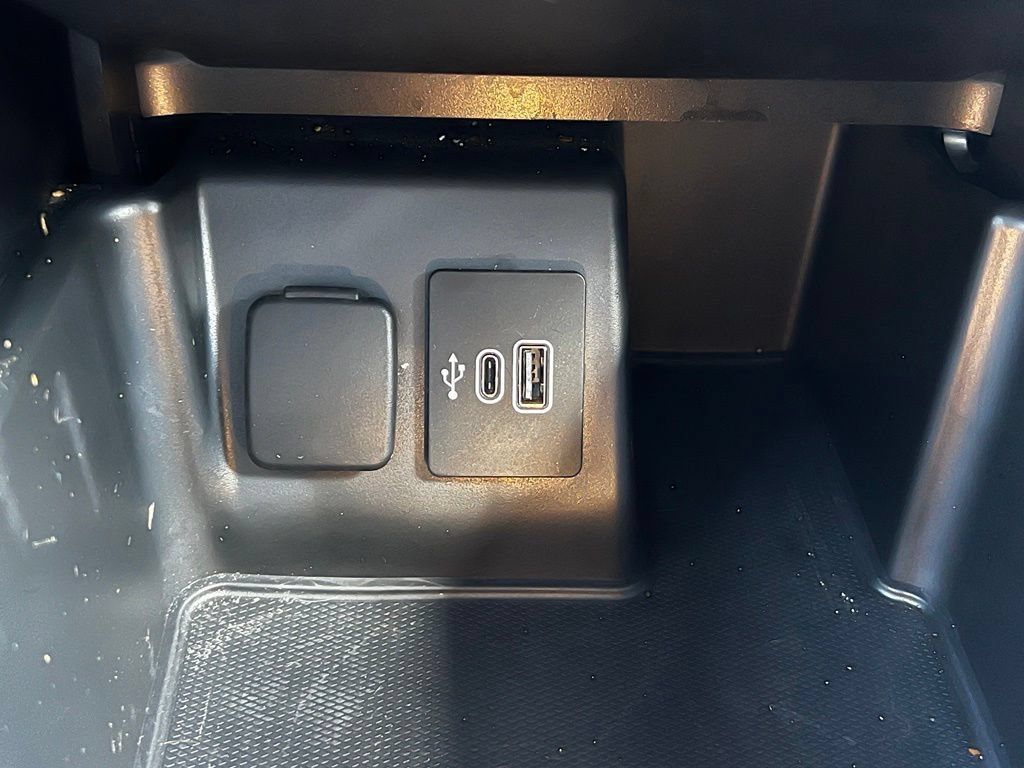 Used 2025 Ford Explorer ST RWD image 40