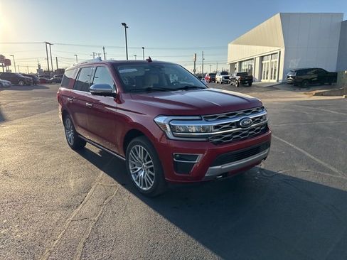 Used 2022 Ford Expedition Platinum image 3