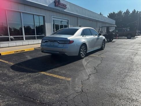 Used 2017 Lincoln Continental Premiere AWD/4WD image 6