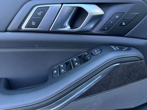 Used 2026 BMW X5 xDrive40i w/ Climate Comfort Package image 12