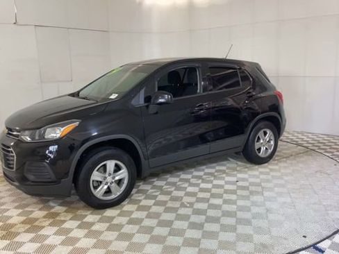 Used 2019 Chevrolet Trax LS w/ Tint and Cruise Package FWD image 7