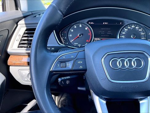 Used 2019 Audi Q5 2.0T Premium w/ Convenience Package AWD/4WD image 21