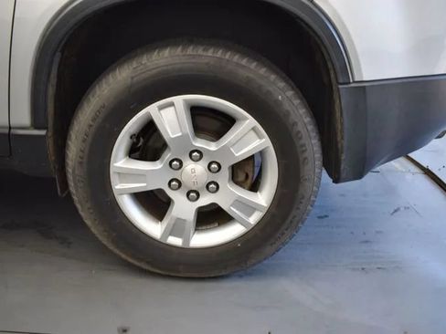 Used 2010 GMC Acadia SLE FWD image 30