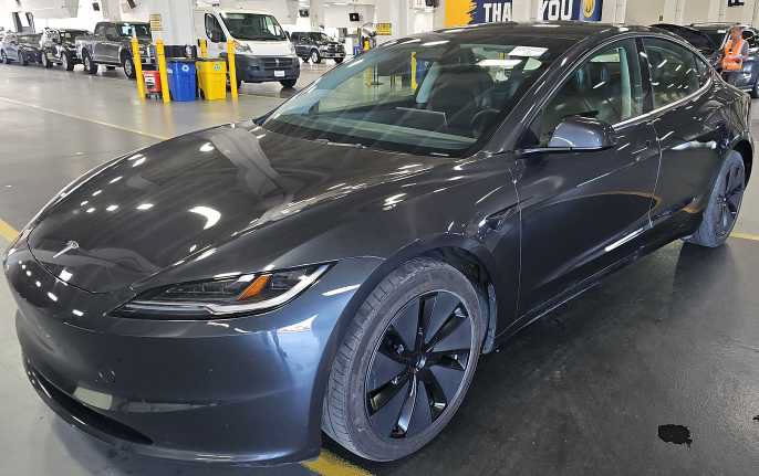 Used 2024 Tesla Model 3 Long Range RWD image 1