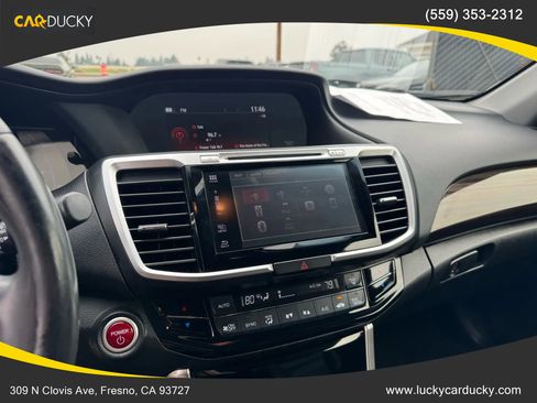 Used 2017 Honda Accord Touring image 14