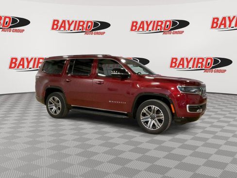 Used 2024 Jeep Wagoneer Series II image 2