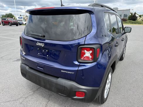 Used 2021 Jeep Renegade Sport w/ Sport Appearance Group AWD/4WD image 3