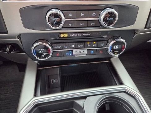 Used 2022 Ford F250 Lariat w/ Black Appearance Package AWD/4WD image 29
