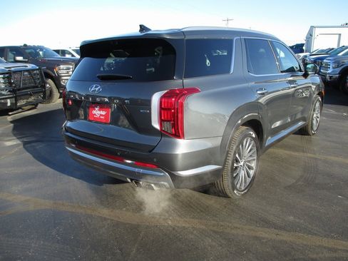 Used 2024 Hyundai Palisade Calligraphy image 5