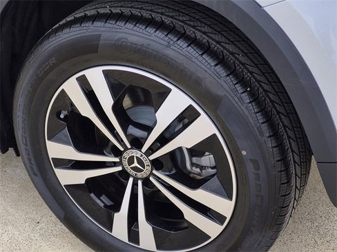 Certified 2025 Mercedes-Benz GLA 250 image 8