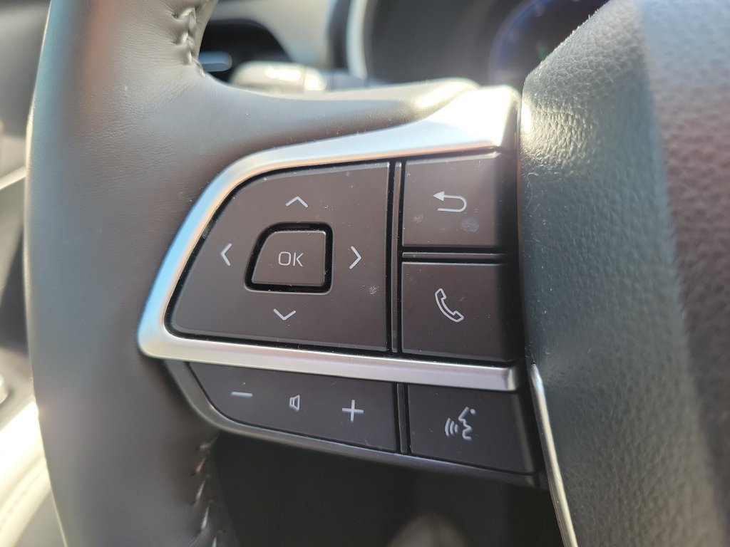 Used 2025 Toyota Highlander Limited FWD image 20