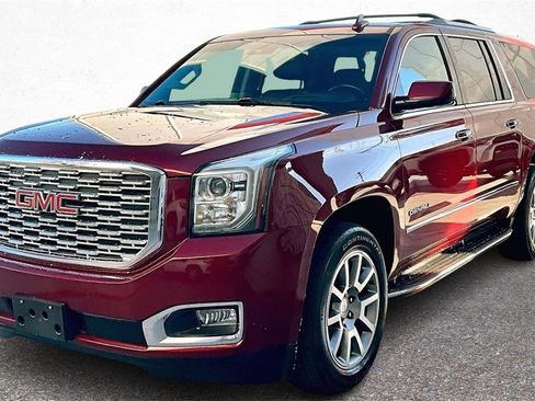 Used 2020 GMC Yukon XL Denali image 4