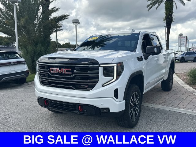 Used 2025 GMC Sierra 1500 AT4 w/ Technology Package AWD/4WD image 2