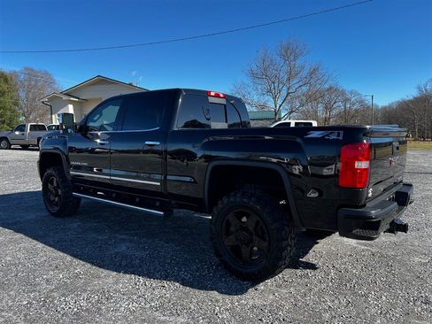 Used 2015 GMC Sierra 2500 Denali w/ Duramax Plus Package image 2