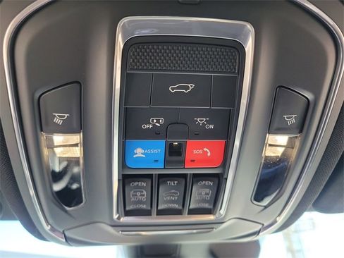 New 2025 Jeep Grand Cherokee L Limited image 31