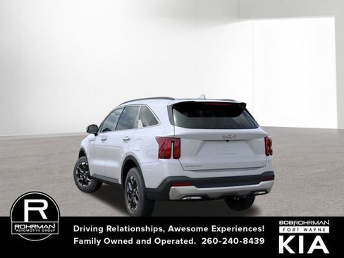 New 2026 Kia Sorento S w/ S Panoramic Sunroof Package image 4