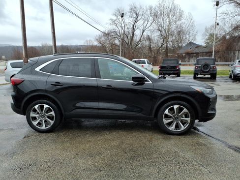 Used 2024 Ford Escape Platinum image 2