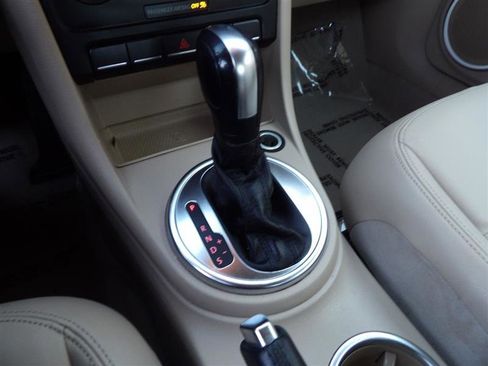 Used 2013 Volkswagen Beetle 2.5 image 17