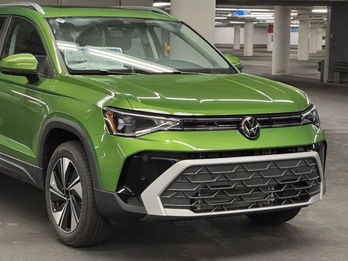 New 2025 Volkswagen Taos SE AWD/4WD image 41