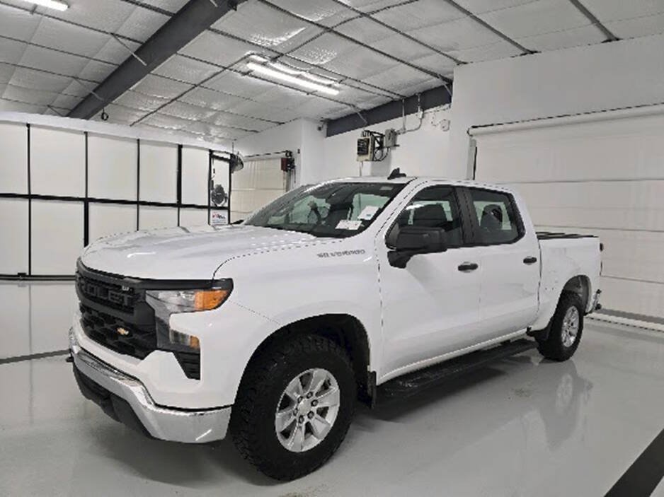 Used 2023 Chevrolet Silverado 1500 W/T w/ Trailering Package AWD/4WD image 5