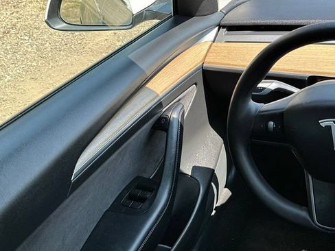 Used 2021 Tesla Model 3 Standard Range Plus RWD image 28