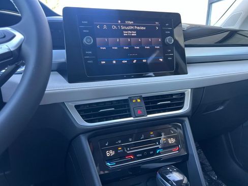 New 2026 Volkswagen Taos SE FWD image 20