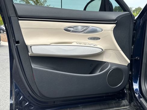 New 2026 Genesis GV70 2.5T Advanced image 10