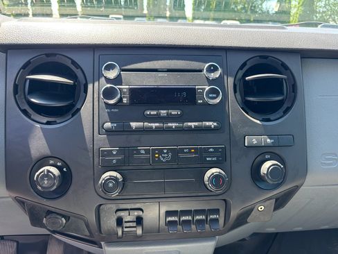 Used 2015 Ford F250 XL w/ Power Equipment Group AWD/4WD image 11