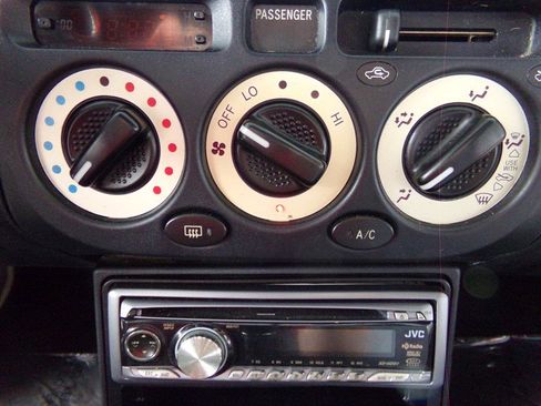 Used 2000 Toyota MR2 image 42