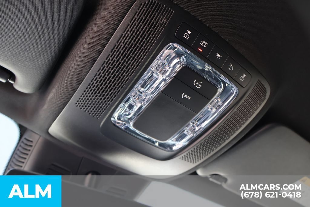 Used 2024 Mercedes-Benz GLB 250 image 40