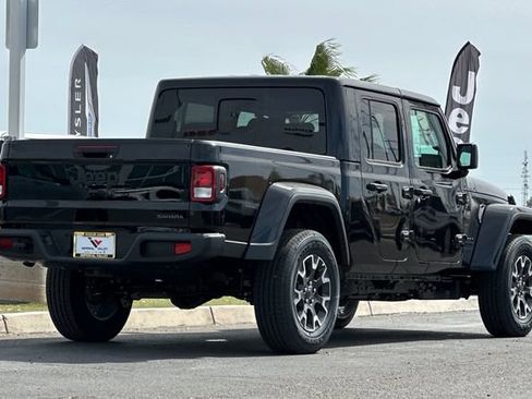 New 2026 Jeep Gladiator Sport AWD/4WD image 3