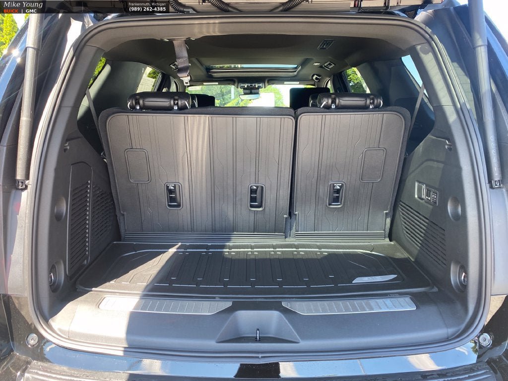 New 2026 GMC Yukon AT4 Ultimate w/ LPO, Floor Liner Package AWD/4WD image 5