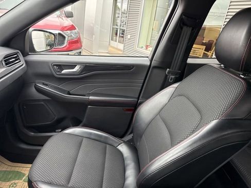 Certified 2025 Ford Escape ST-Line Select AWD/4WD image 26