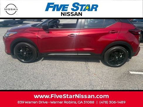 Used 2023 Nissan Kicks SR w/ SR Premium Package FWD image 16