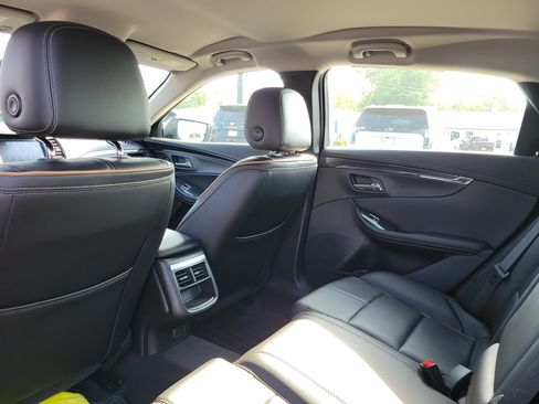 Used 2017 Chevrolet Impala Premier FWD image 14