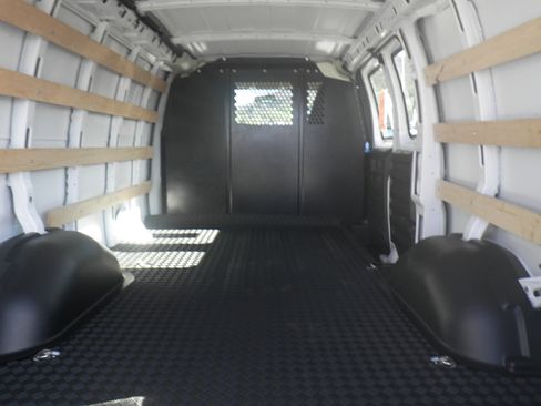 Used 2024 Chevrolet Express 2500 w/ Driver Convenience Package image 18