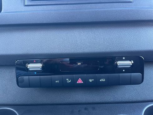 Used 2025 Mercedes-Benz Sprinter 2500 image 13