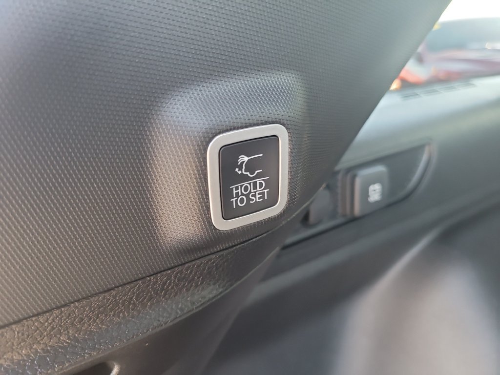 New 2027 Jeep Grand Cherokee Limited RWD image 9