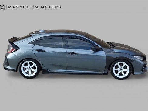 Used 2018 Honda Civic Sport Touring image 2