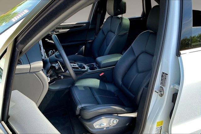 Used 2026 Porsche Macan AWD/4WD image 20