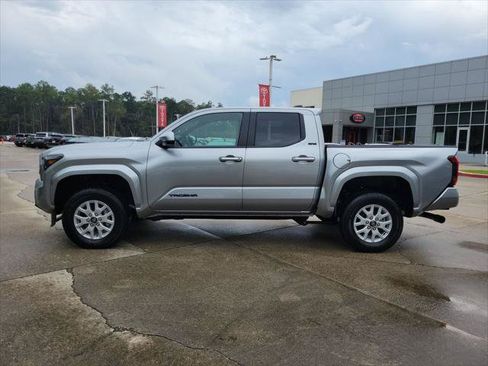 Certified 2026 Toyota Tacoma SR5 AWD/4WD image 2