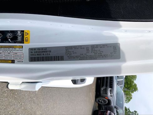 Certified 2024 Jeep Wrangler Unlimited Sahara AWD/4WD image 26