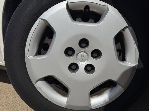 Used 2008 Pontiac G6 Value Leader image 10