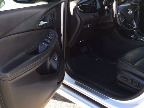 Used 2020 Buick Encore GX Essence w/ Experience Buick Package image 16