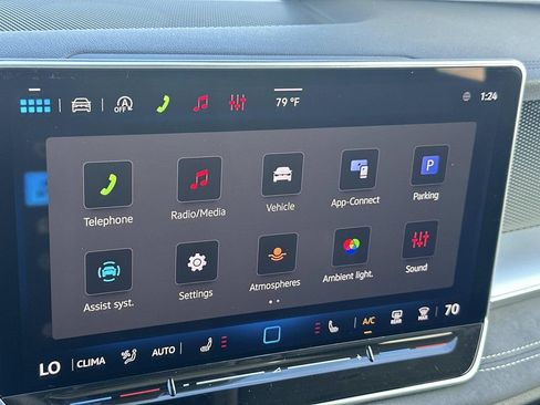 New 2026 Volkswagen Tiguan SE FWD image 25