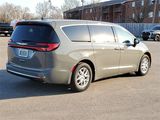 New 2025 Chrysler Pacifica Select image 4