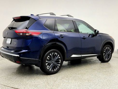 Used 2025 Nissan Rogue Platinum w/ Platinum Premium Package image 5