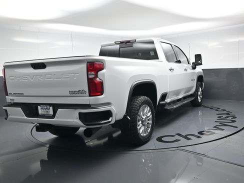 Used 2021 Chevrolet Silverado 2500 High Country image 9