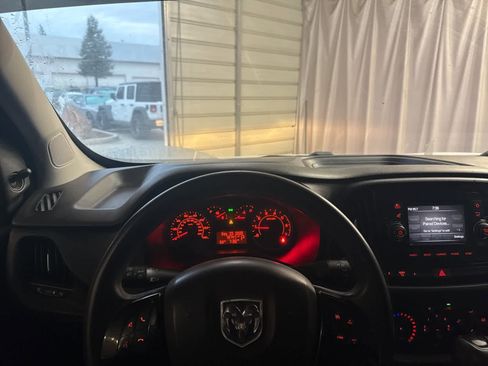 Used 2019 RAM ProMaster City Tradesman image 17