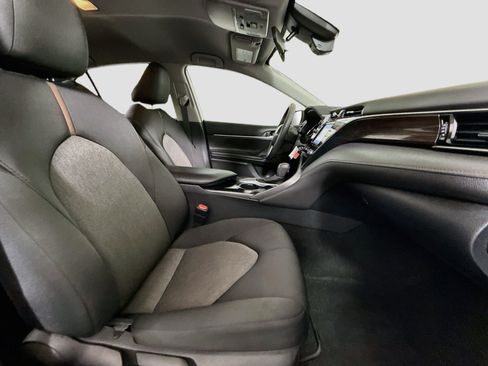 Used 2020 Toyota Camry LE FWD image 28